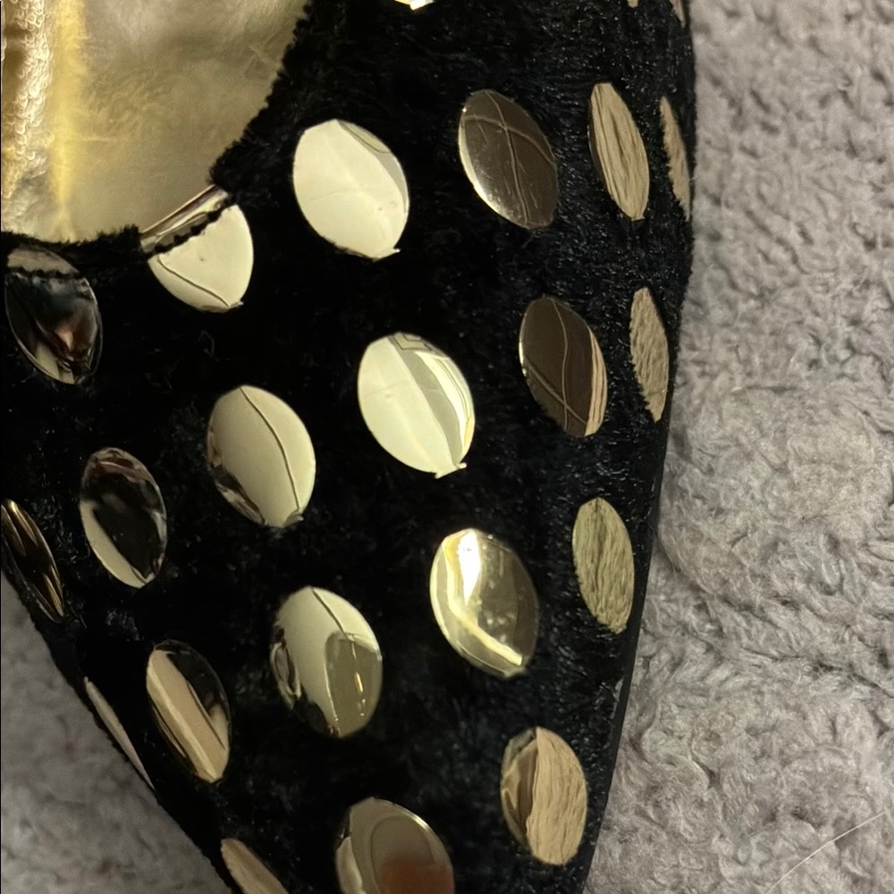 A’MANO Black and Gold Polka Dot Heels - Picture 4 of 11